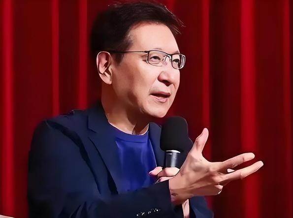 赵少康14日对外表态，声称自己立场明确，支持蒋万安、不会含泪投票。他强调，从