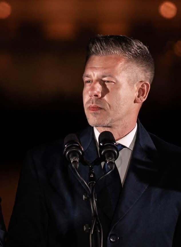 整个欧洲政坛几乎都被惊到了，匈牙利新当选总理毛焦尔·彼得，刚坐稳总理位置，就立马