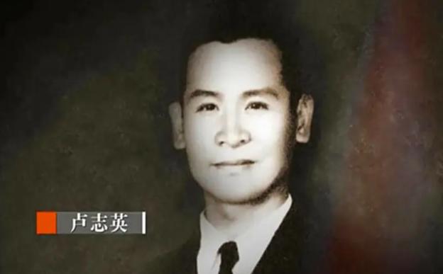 1951年，上海审讯室。一个国民党特务熬不住审问，最后交代道：“我说…我说个秘密