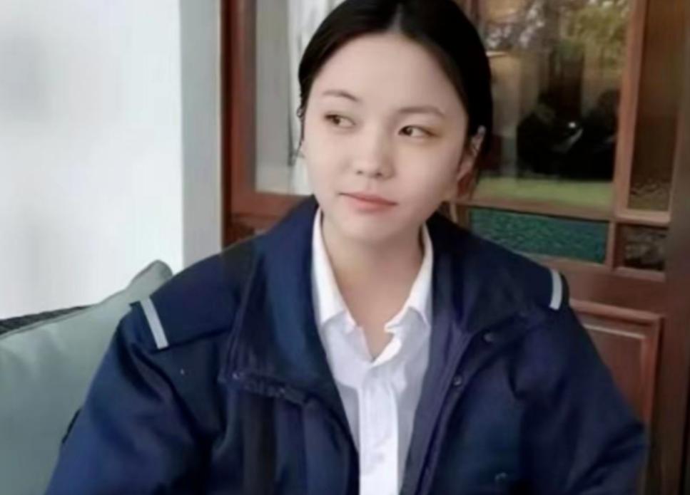 她叫黄雨蒙，南航女大学生，为了散心解压去可可西里的草原，怎料，可可西里无人区发现