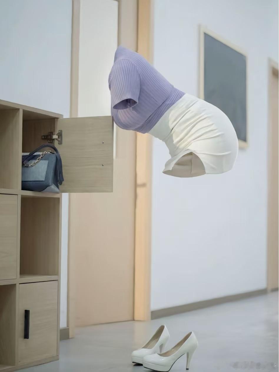 我想请教一下各位网友，这种图片是如何做到的，太好看了！无限想象力！如果我读书时候