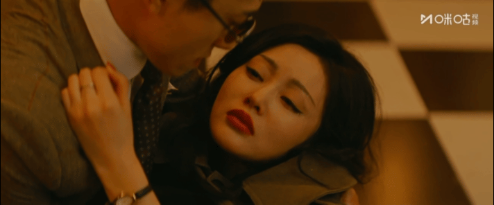 张天爱又美又惨《守护者们》洗碧云下线直接看哭！张天爱演技太绝了：中枪后血染衣衫，