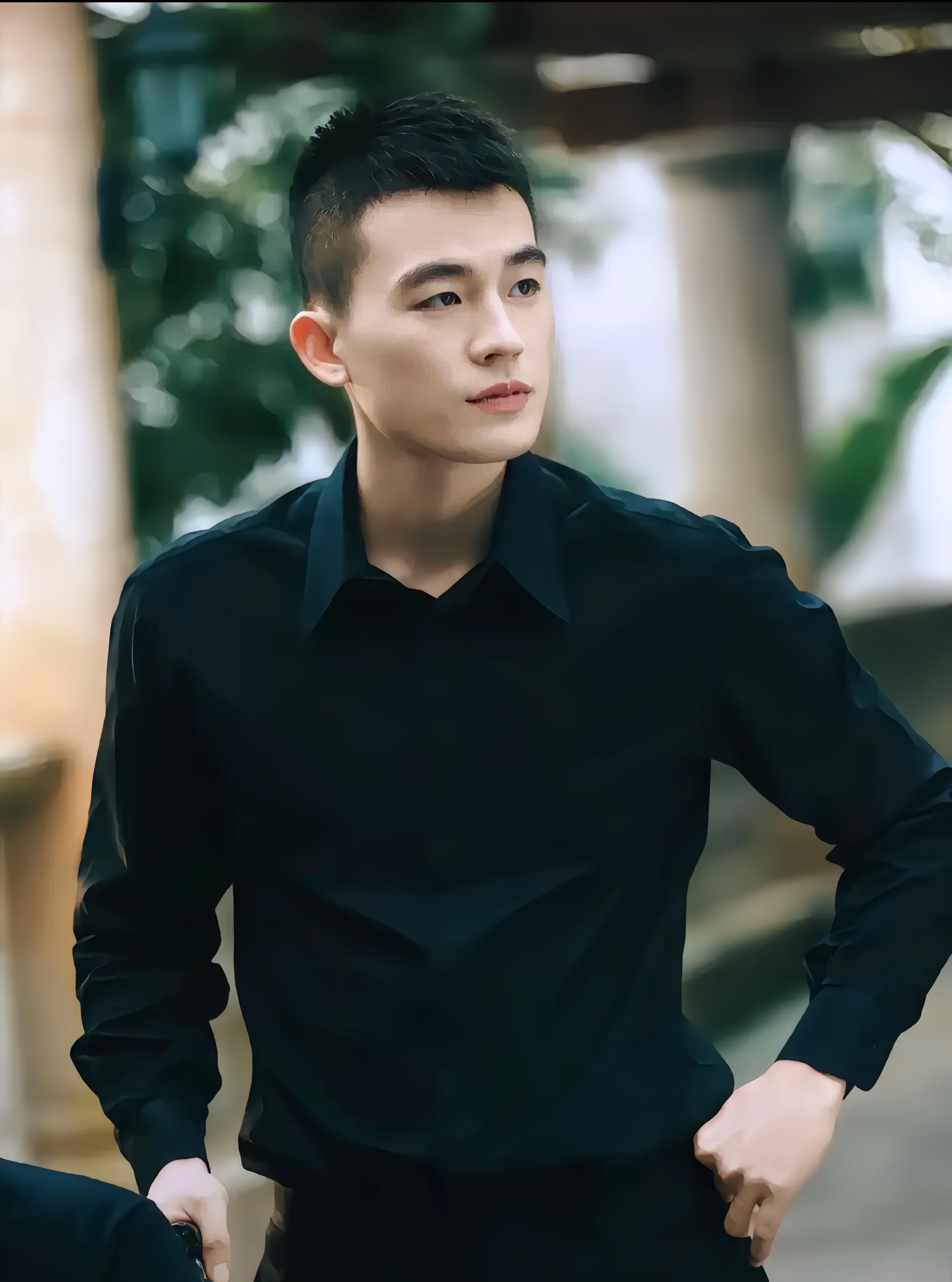 欧豪估计高兴透了他高兴不是因为生万物火了也不是因为自己当上了主角