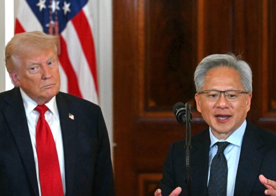 中国拒绝特供版芯片当地时间周一，特朗普宣称可能会允许英伟达公司在中国销售特供版