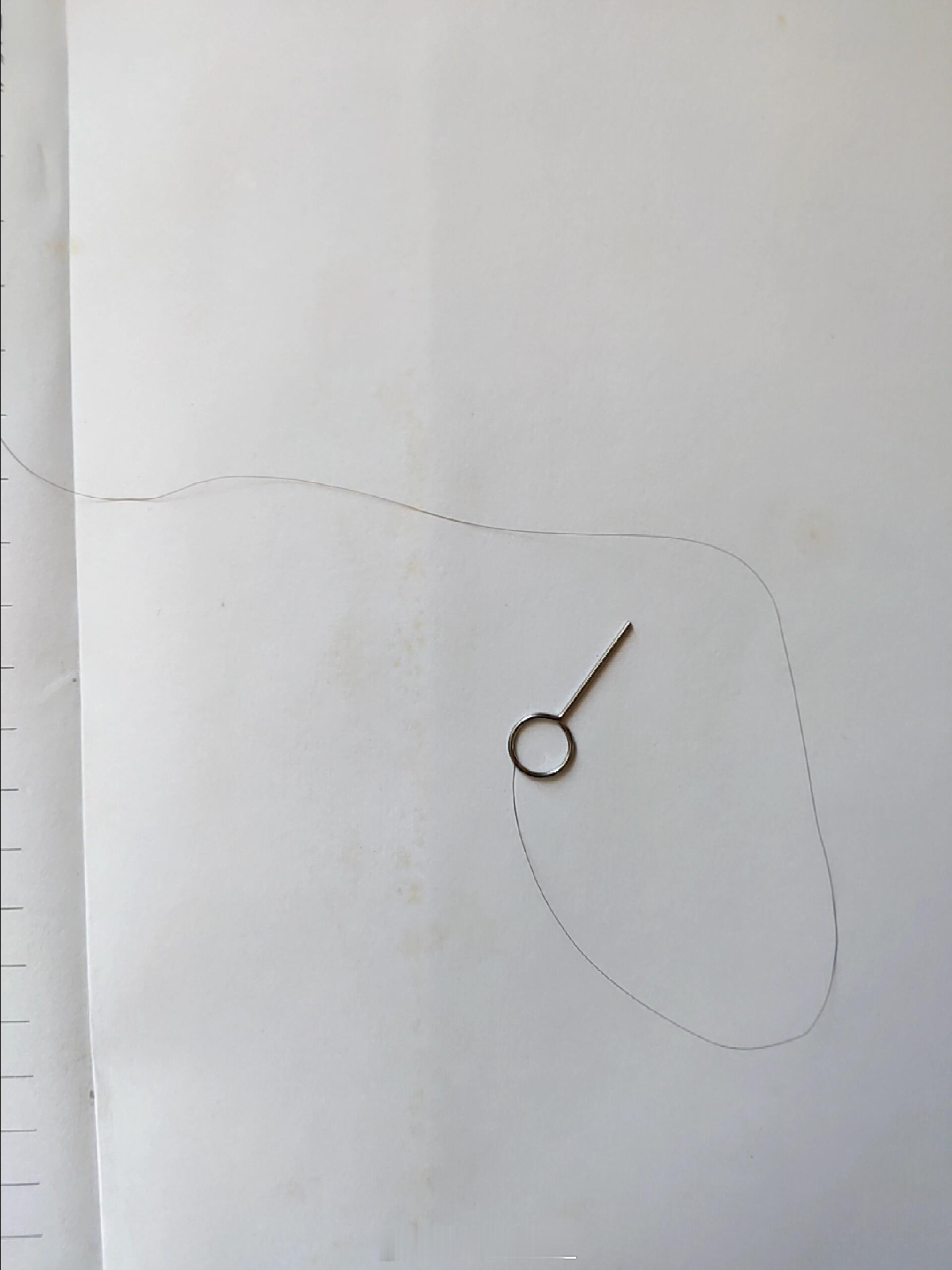 网友吐槽：这是什么东西？老公的裤子袋子里面找出来的，还有一根女人的长头发😠​