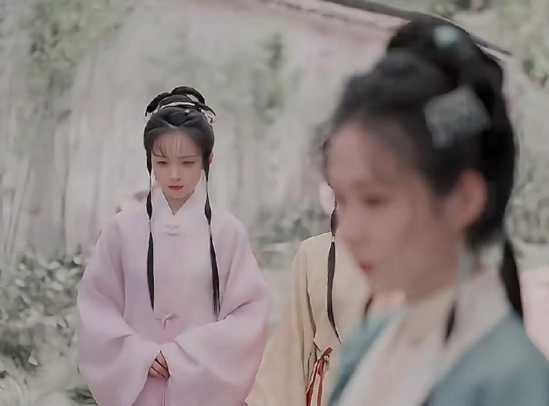 《兰香如故》撞破二小姐恋情，三小姐学狗叫救人。三妹妹真是太好了太勇敢了发现杜翠