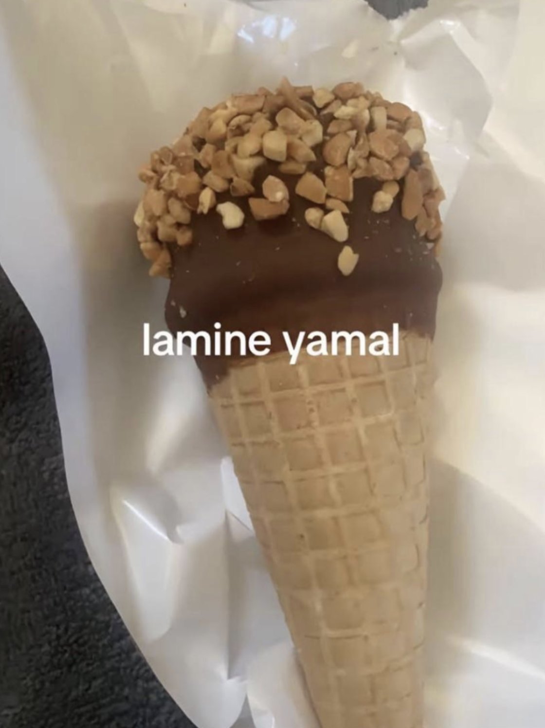 一款被命名为“LamineYamal”的冰淇淋