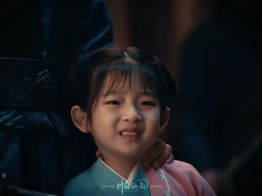 追《藏海传》的家人们吵翻了！有人灵魂发问：稚奴为啥不把妹妹带进地道，非要留在草垛