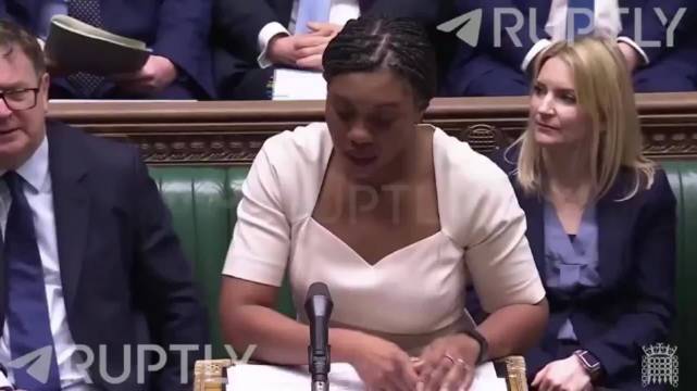 英国保守党党魁Kemi Badenoch指控：爱泼斯坦或为普京从事间谍活动