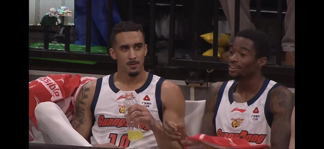 赢球了是靠外援？难道广东花那么大的代价请的外援不让他们得分，让他们坐在板凳上看球