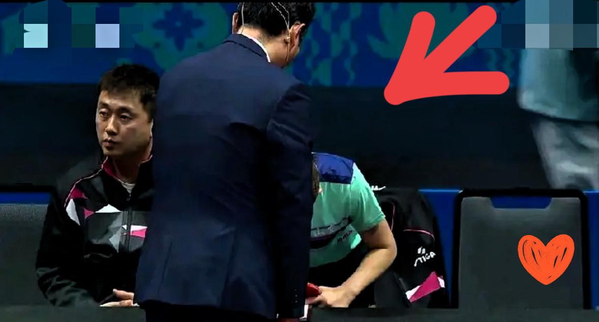 陈梦女单夺得铜牌后，有个细节不得不说​陈梦比完赛下场，已经坐下来休息，看到裁