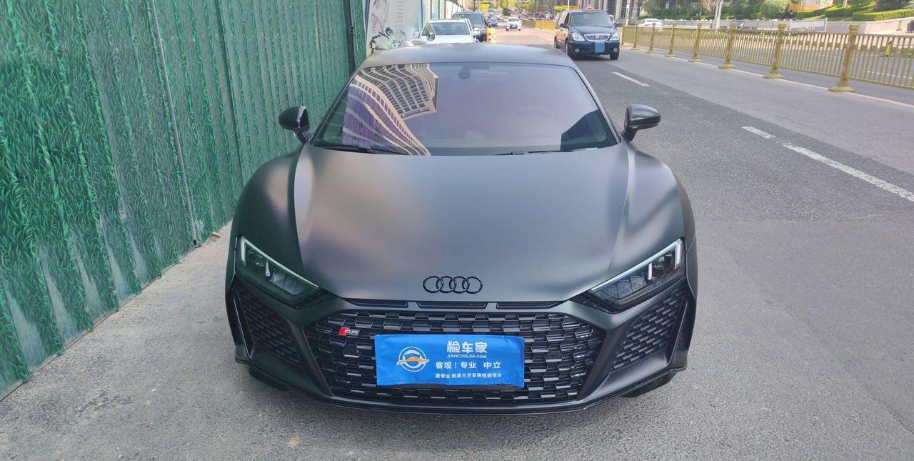 250万买辆车，两年时间只开了400公里，真是有钱任性！前段时间验了一台奥迪R