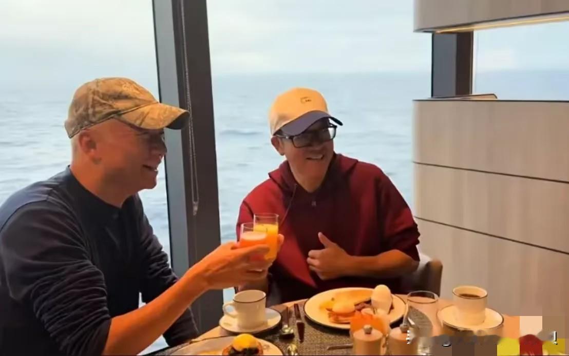 俞敏洪坐🛳️去南极旅游，一堆网友说「破防」，也是蛮有趣的。人家发给员工的信