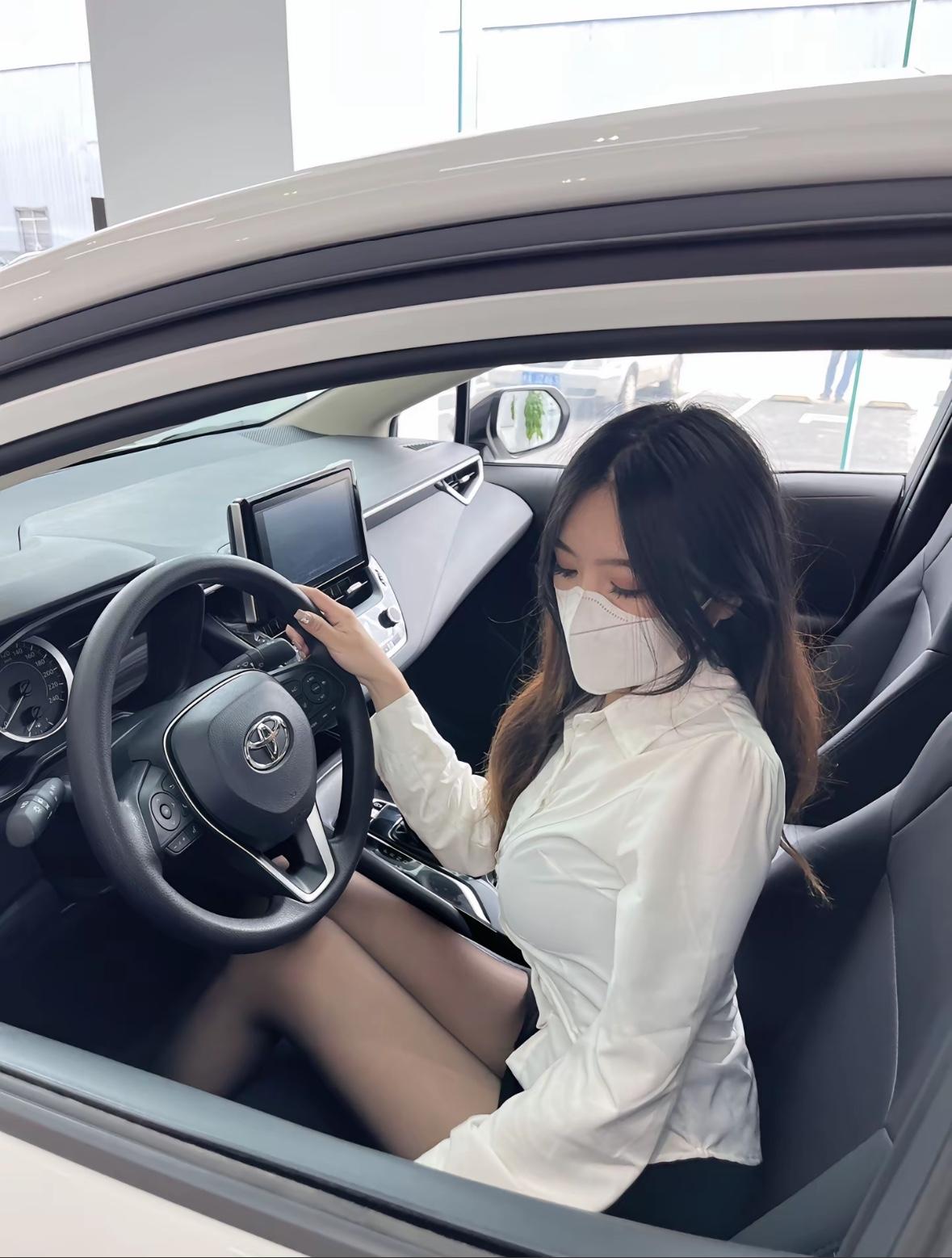 在新能源与自主品牌双重夹击下，一汽丰田新一代卡罗拉凭借精准升级与亲民定价，实现强