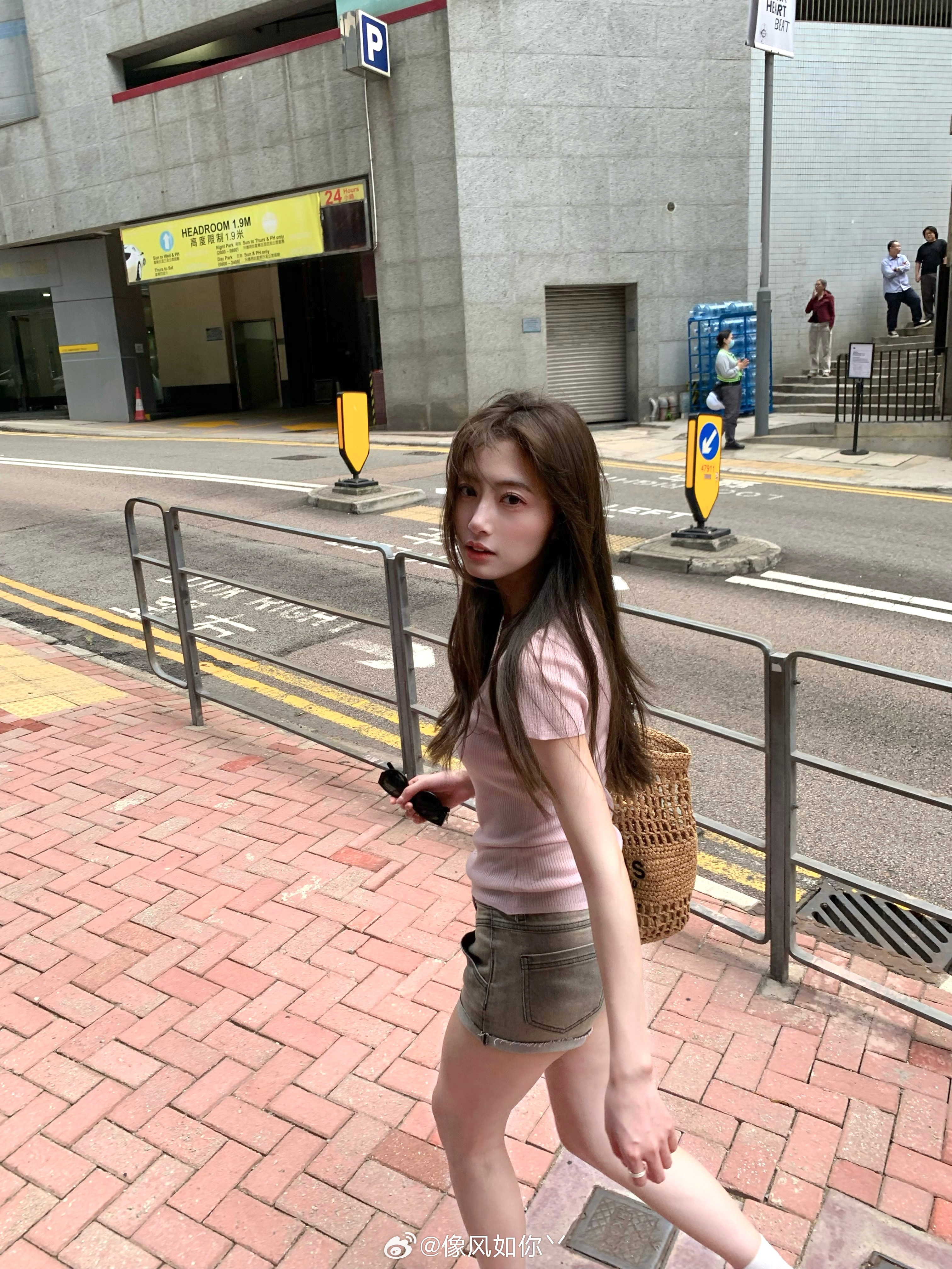 感觉这天走到哪都是究极大逆光