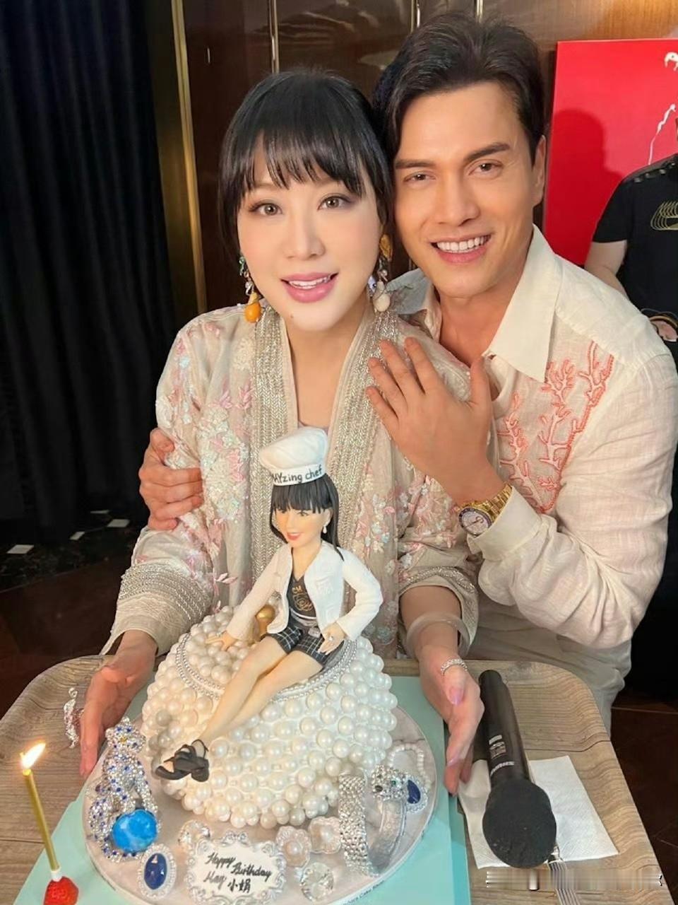 好奇查了一下吕良伟的妻子，不查不知道，一查还真意外！才发现这个女人的背景也不