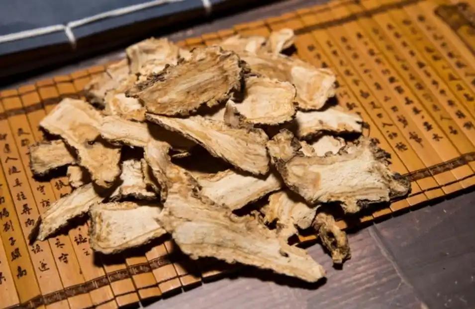 讲讲调经要药当归的妙用我们这个时代就是太多月经量少，最后导致闭经的妇人。这是