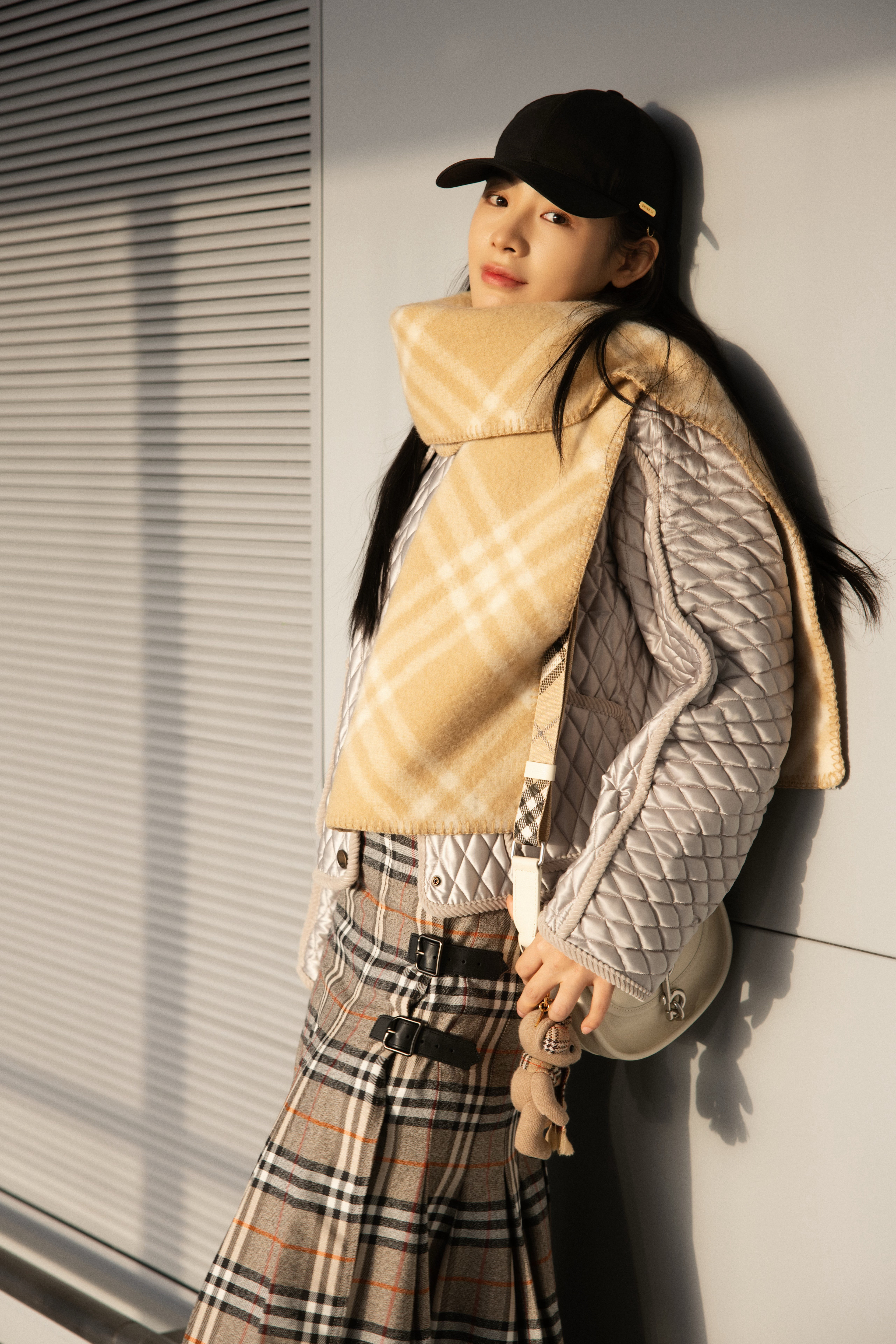 陈丽君inBURBERRY📸菱形夹克、格纹围巾、羊毛半裙…演绎全套博柏利