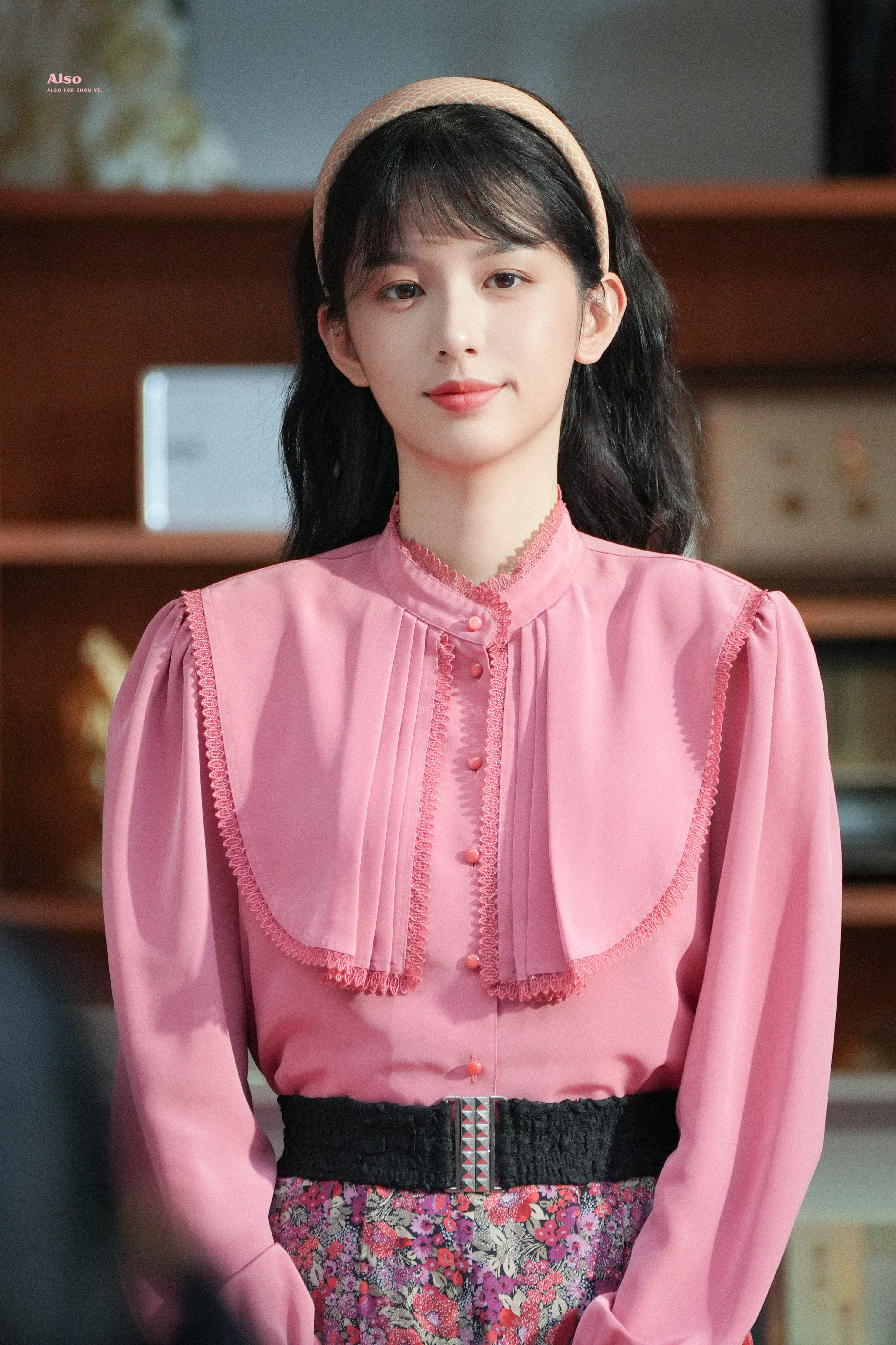 周也蜜桃微醺妆周也在复制粘贴的时代，你是手写的诗[玫瑰]​​​