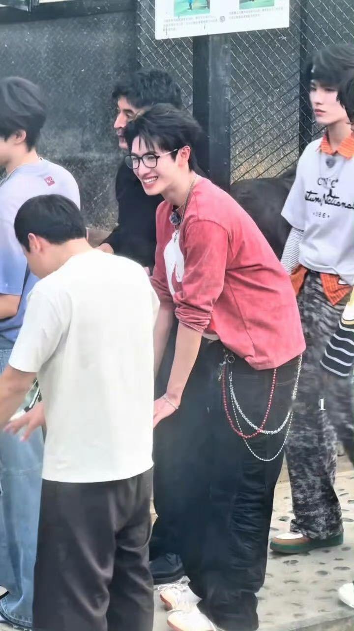 怎么哪哪都有个稠蛤蟆阴暗爬行窥探我美丽母母