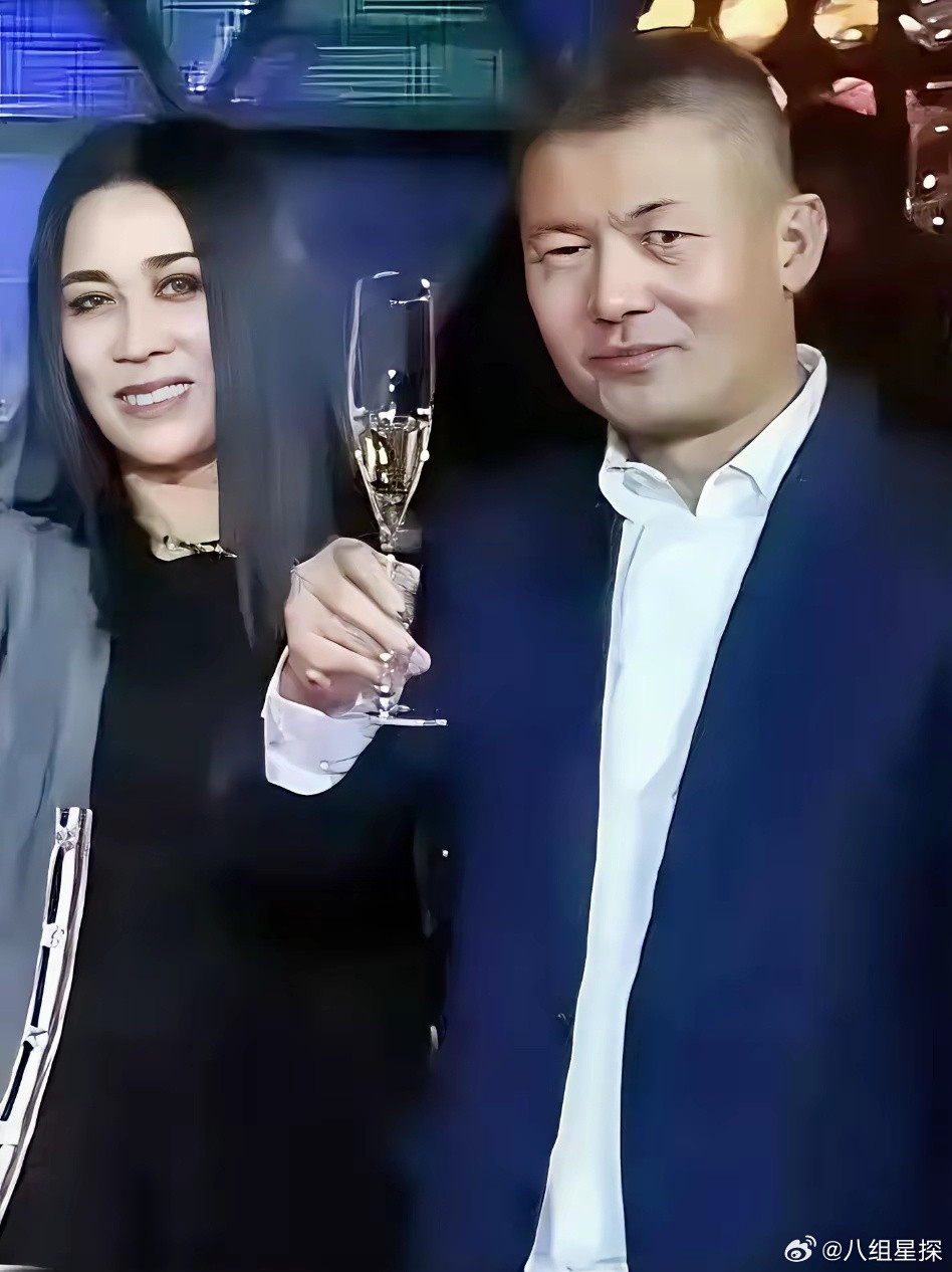 终于知道那英为什么总上综艺了，原因很简单，不是为了热度，而是她已经早就知道怎么活