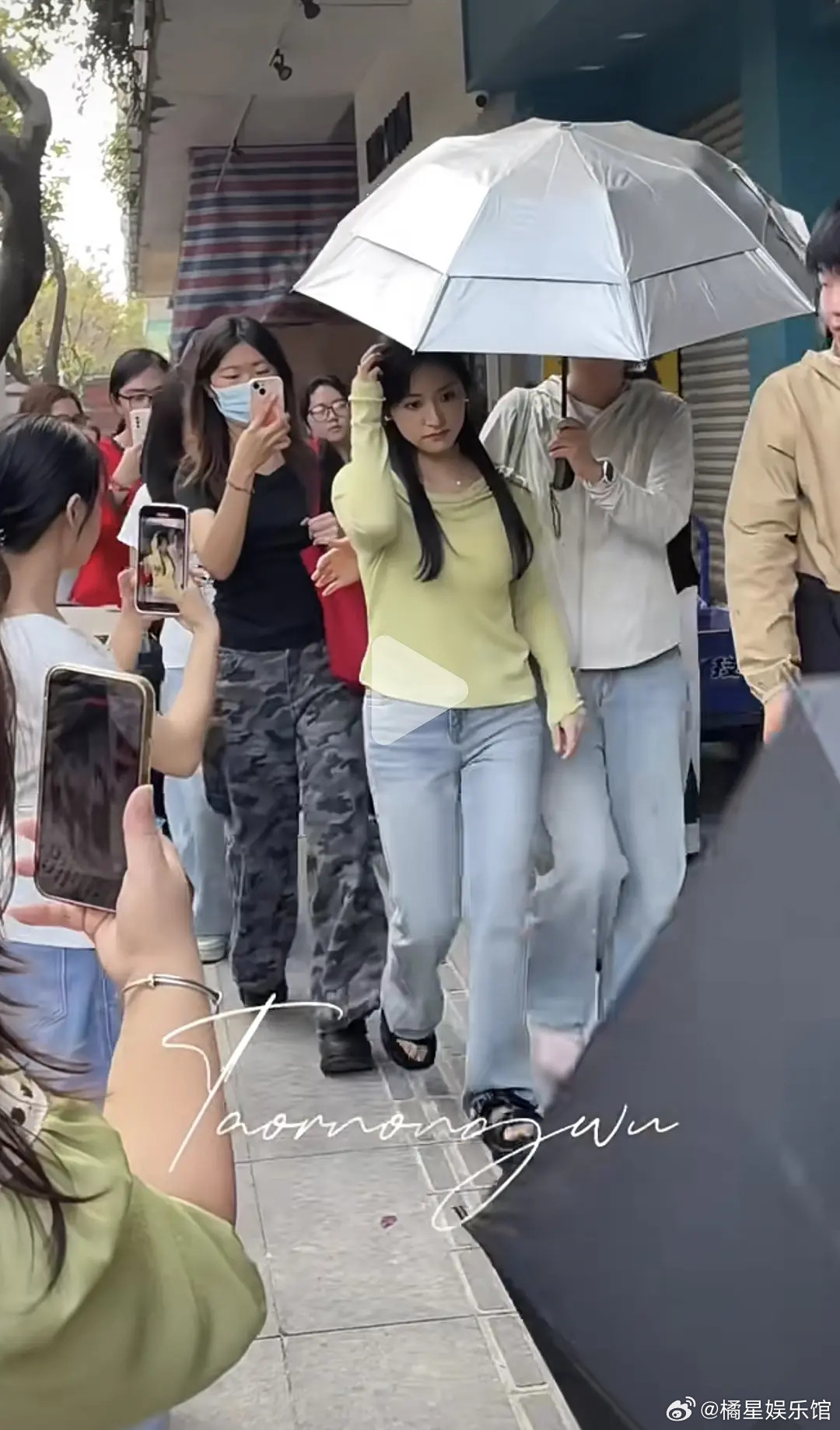 以前说她胖我是不信的