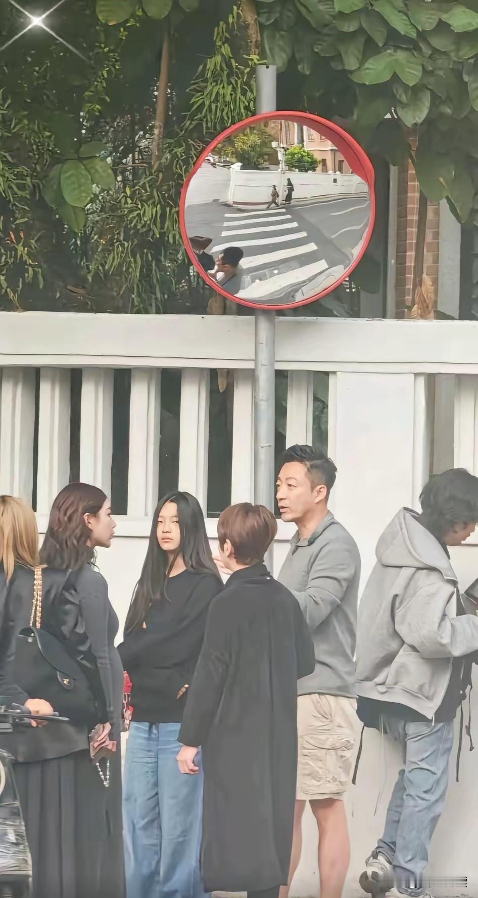 对就应该这样大大方方亮出自己来什么路人什么网友包括什么营.销号既然