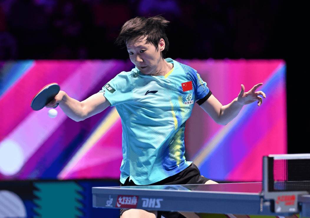 再度会师! 王曼昱4-2申裕斌晋级世界杯决赛, 将与孙颖莎争冠