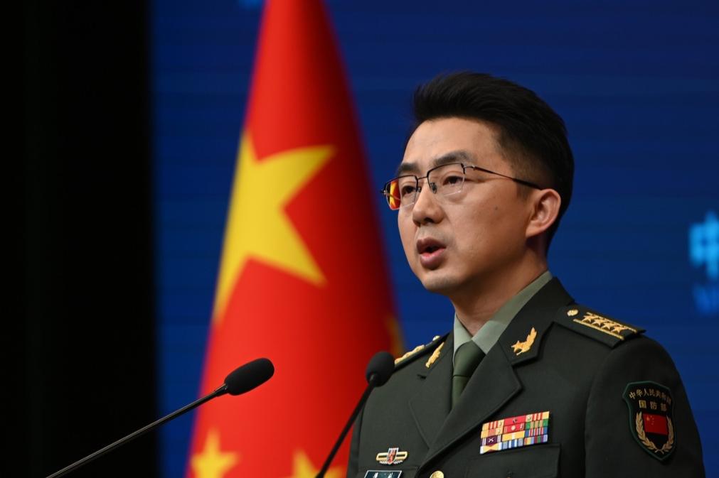 奉劝所有中国人，务必要做好心理准备。央视军事频道最近反复在提醒。国防部新闻发言人