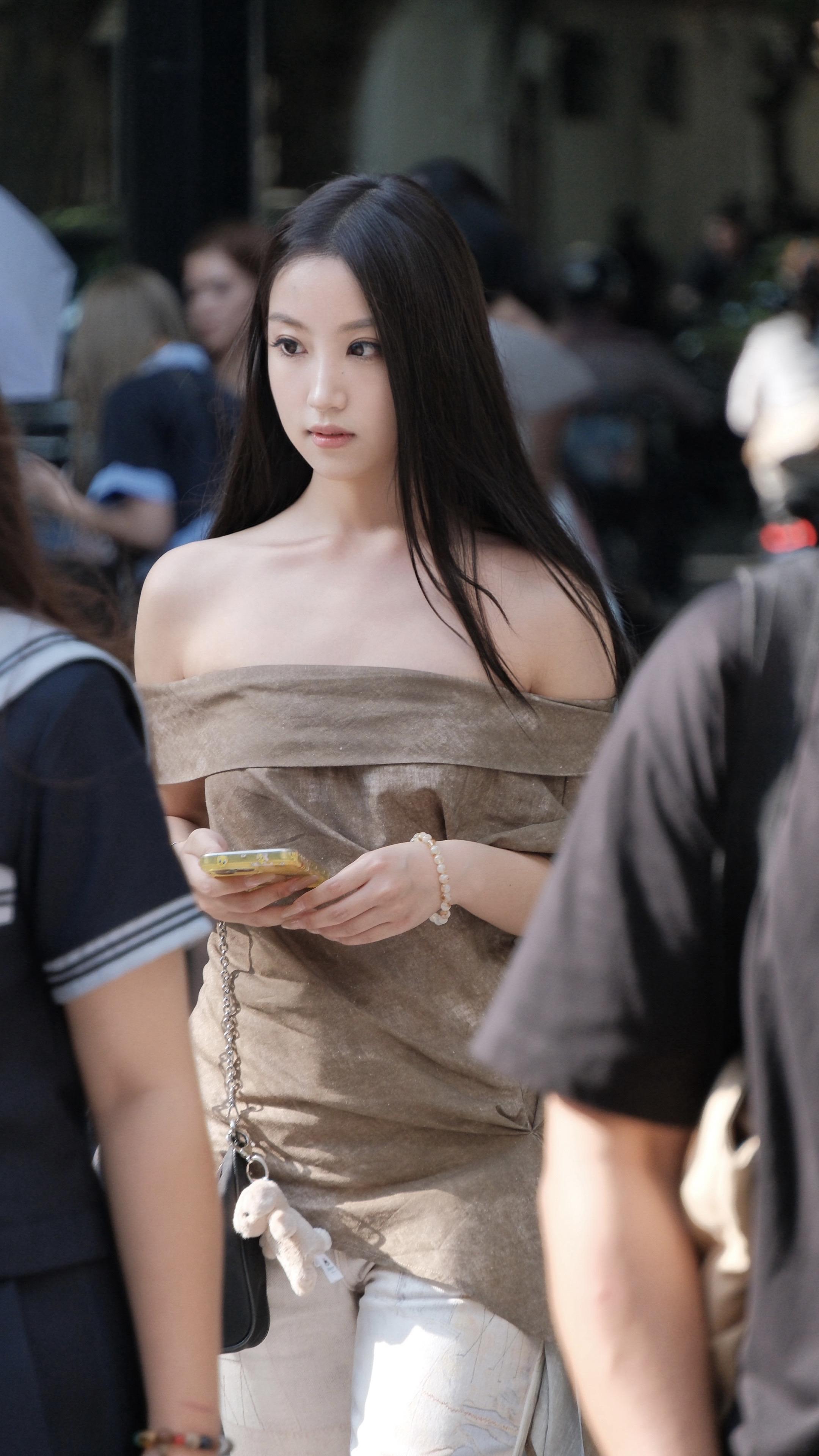 每个小姐姐都美的很有特色！5
