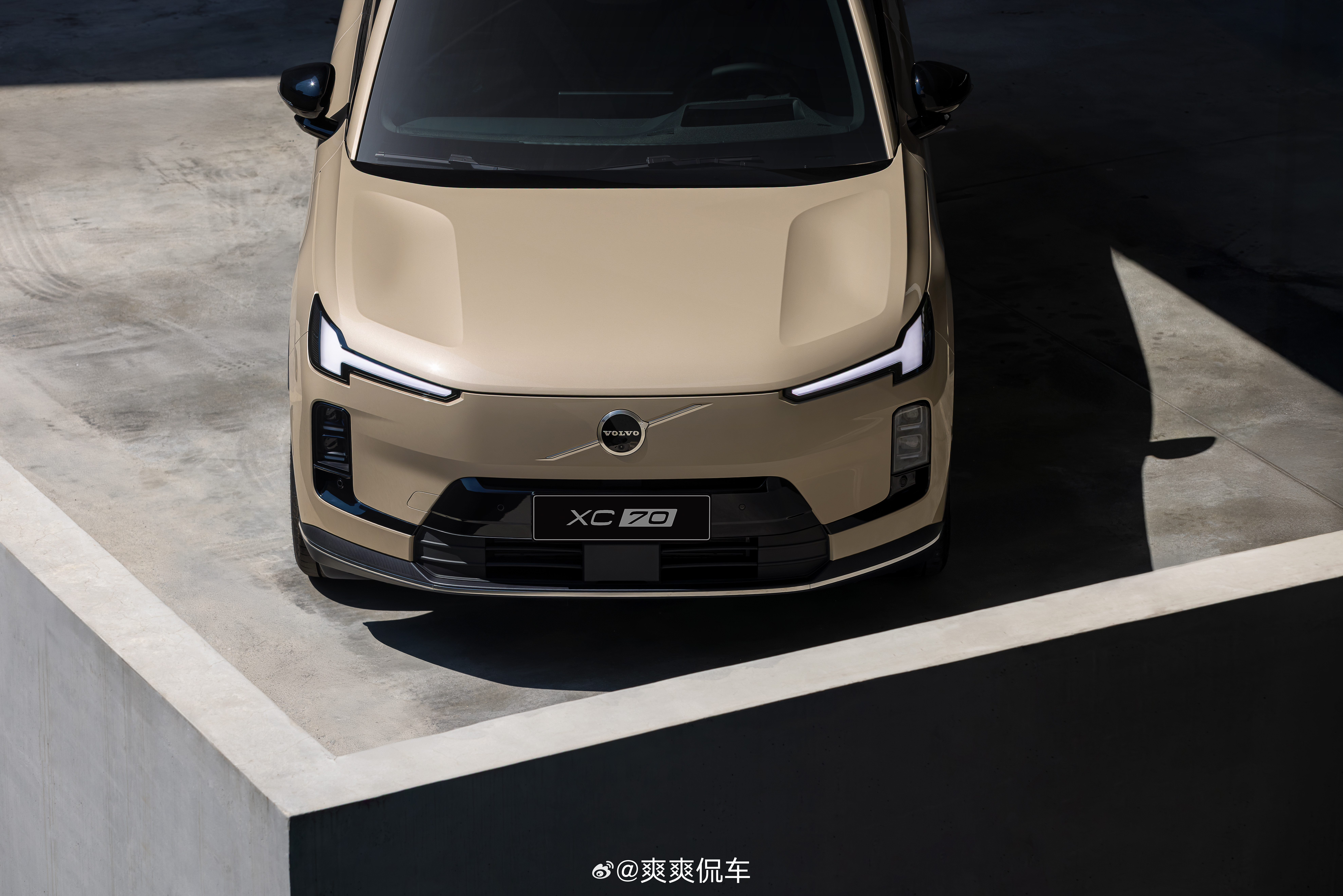 沃尔沃全新xc70重磅上市沃尔沃全新xc70预售价29.99万起9月26日，