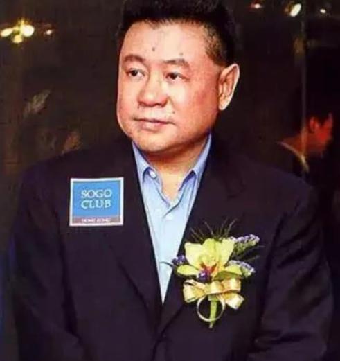 2017年，刘銮雄在换了3亿的“天价肾”之后说：“现在就算有100个绝世美女站在