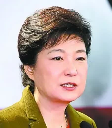 客观的说，朴槿惠此时站台支持金文洙，她是冒着有极大政治风险而做出的决定。按理说，