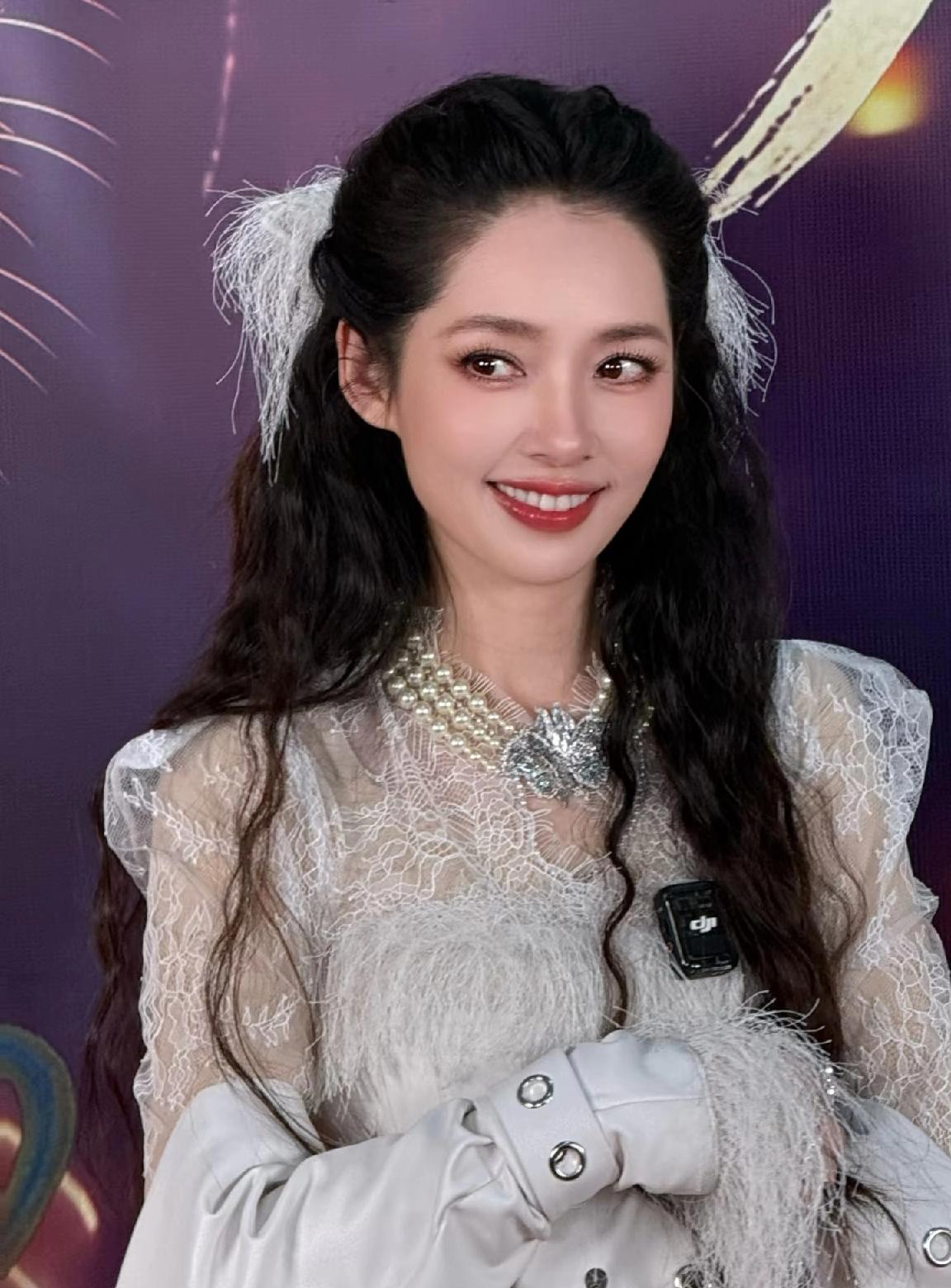 说郭碧婷貌美如花，我不羡慕，说郭碧婷掌管向家所有财产，我也不羡慕。但是，