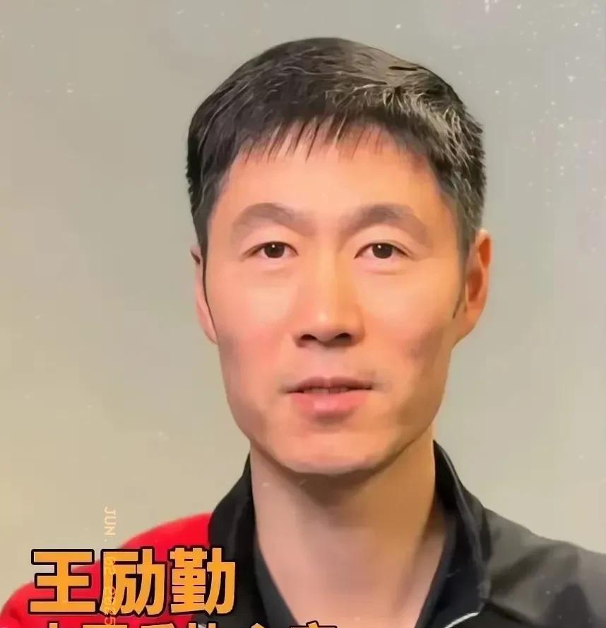 感觉王励勤上台后，受益最大的就是王曼昱了！王曼昱终于接到独立商业代言，虽说只是