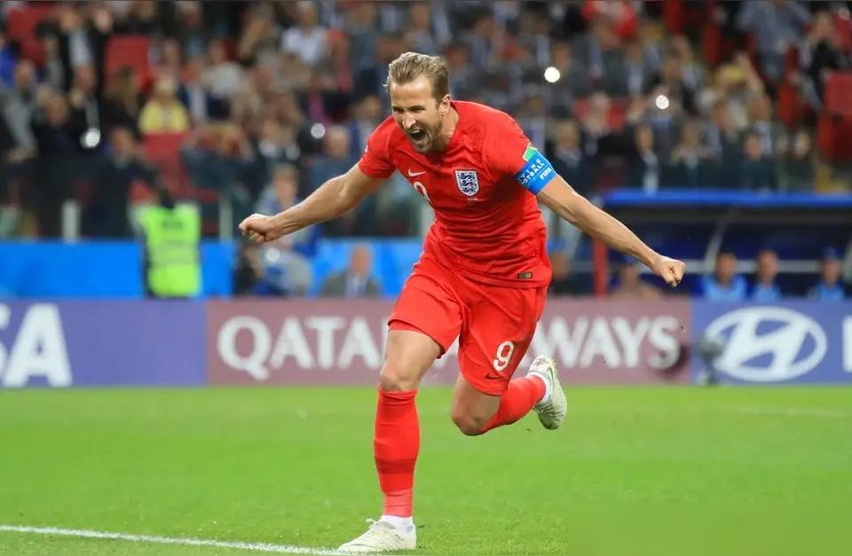 别再替凯恩喊冤了。他自己早就把底牌掀了，亲口承认，没有欧冠或世界杯，他那50