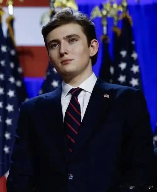 巴伦特摊上事了！他何许人也？老特的儿子。19岁，2米03，身价亿万富