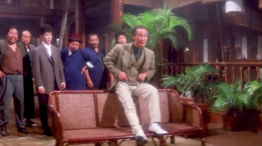 陈惠敏神勇动作险遭删减！一脚踢正长椅引爆全网