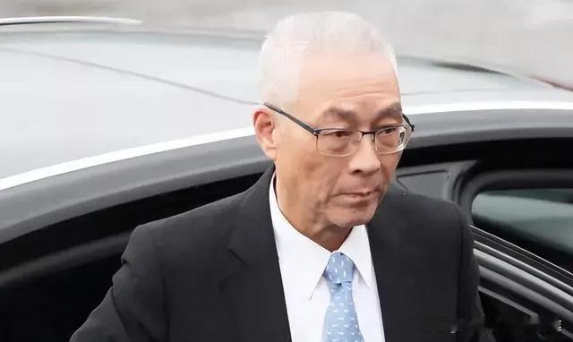 2025年8月重磅！吴敦义怒揭黑手：有人冒名攻击马英九，国民党内炸锅！8月