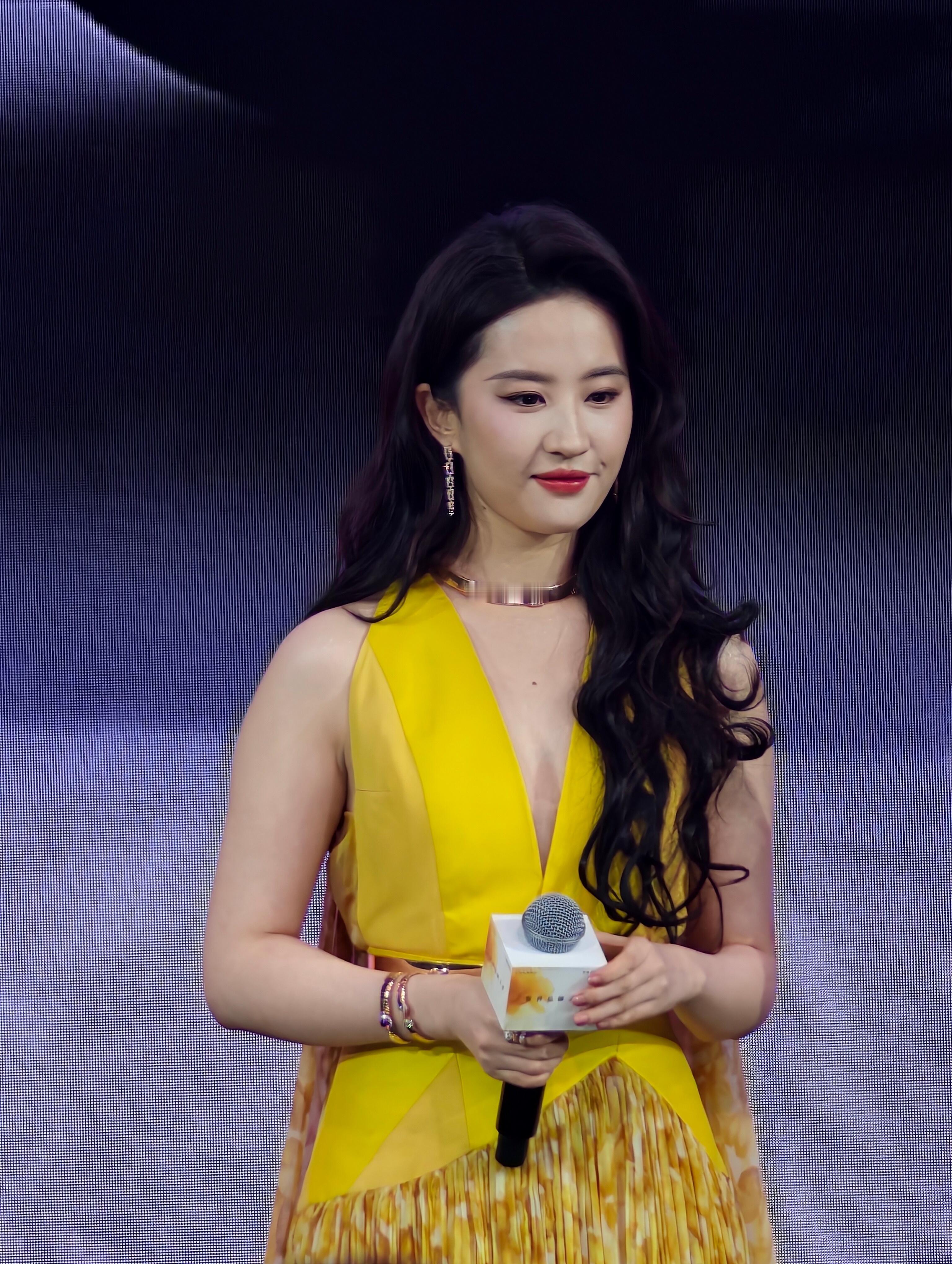 请珍藏这组图，被刘亦菲天仙美颜迷晕了！﻿​​​