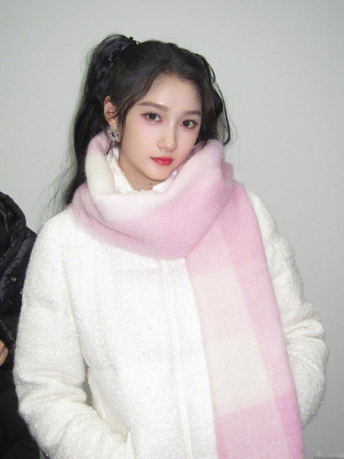 关晓彤双马尾元气少女哇哦元气少女唉！真的好可爱啊！