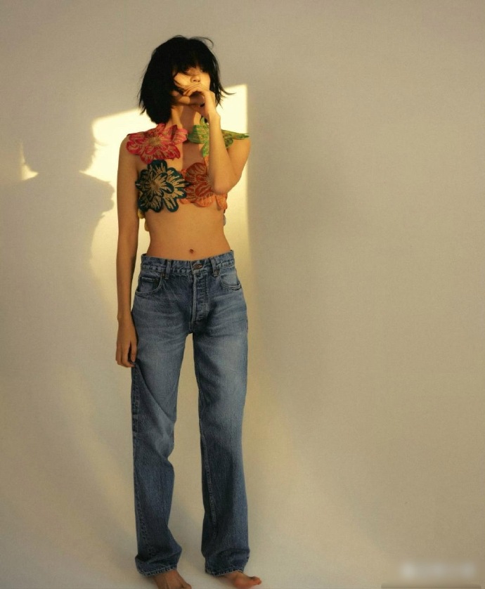 不是，孙千这两张上半身是在干嘛呢？看不懂的节奏！​​​