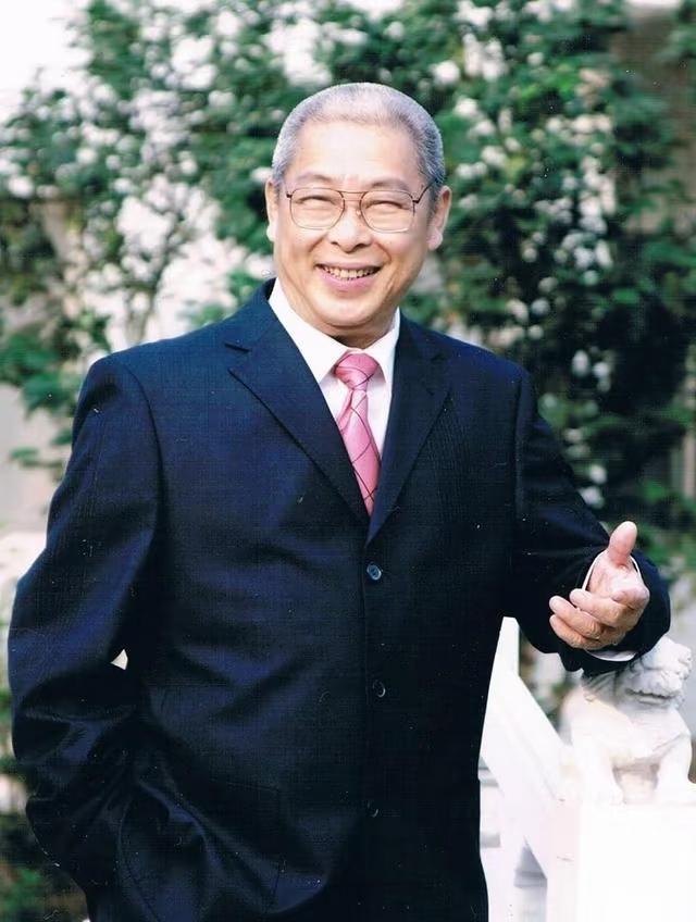 TVB演员刘兆铭去世了，不查不知道，一查才发现，他不仅是一位资深演员，还是香