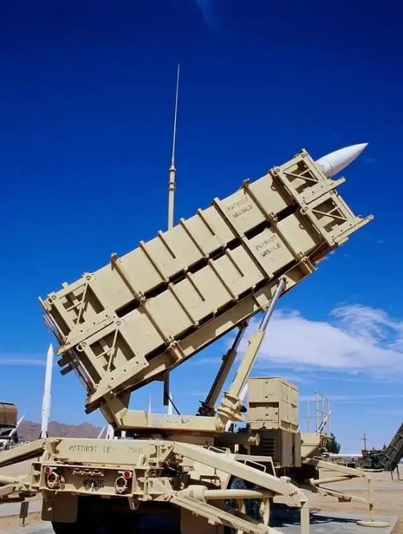 特朗普估计现在很发愁，因为售台这批110亿美元的武器可能完不成了，运输都成问题了