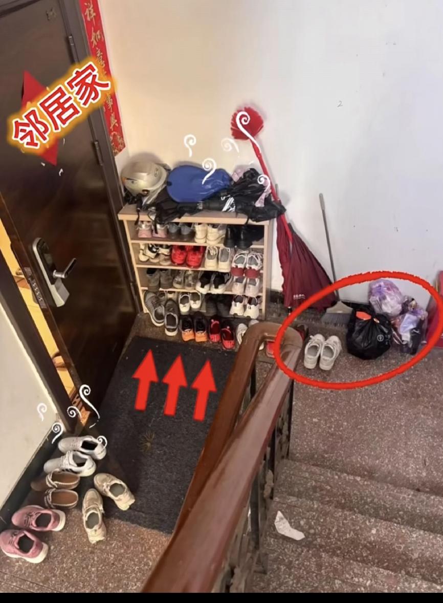 这走廊真够乱的？