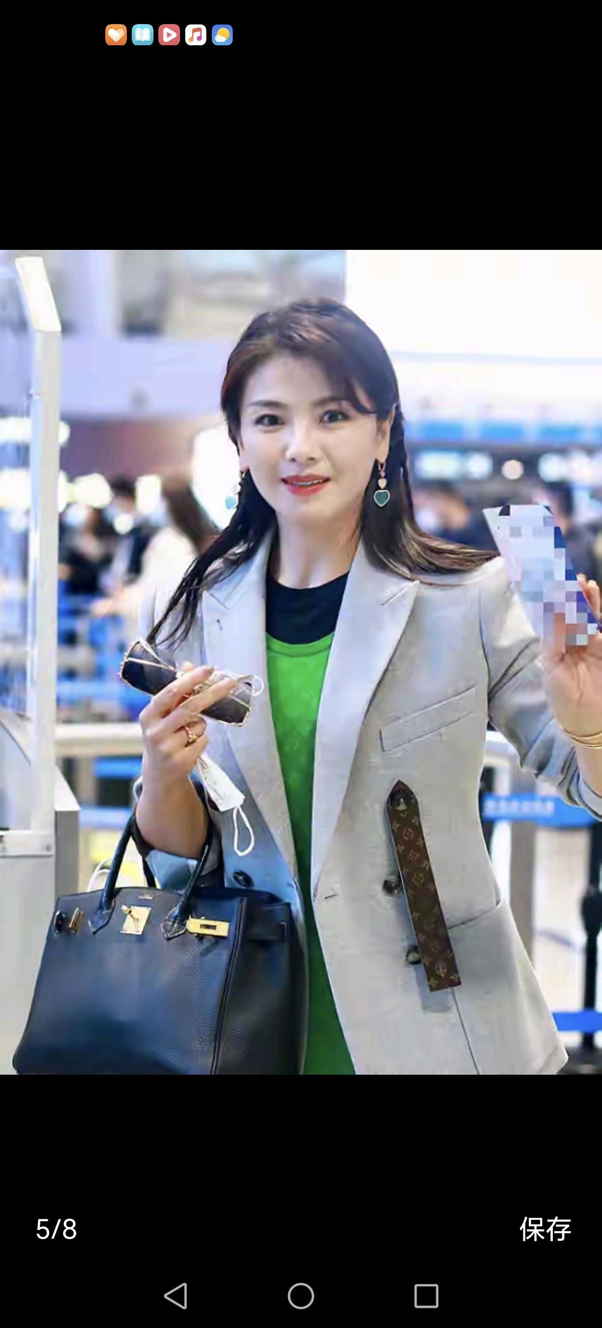 在璀璨的娱乐圈中，刘涛一直以她稳重优雅、内敛大气的形象深入人心。岁月在她身上留下