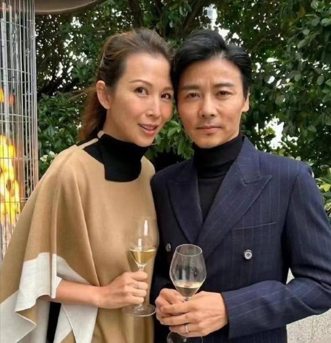 当年，刘銮雄当着张晋的面直言：“你老婆陪了我6年。”全场瞬间安静，所有人都等着张