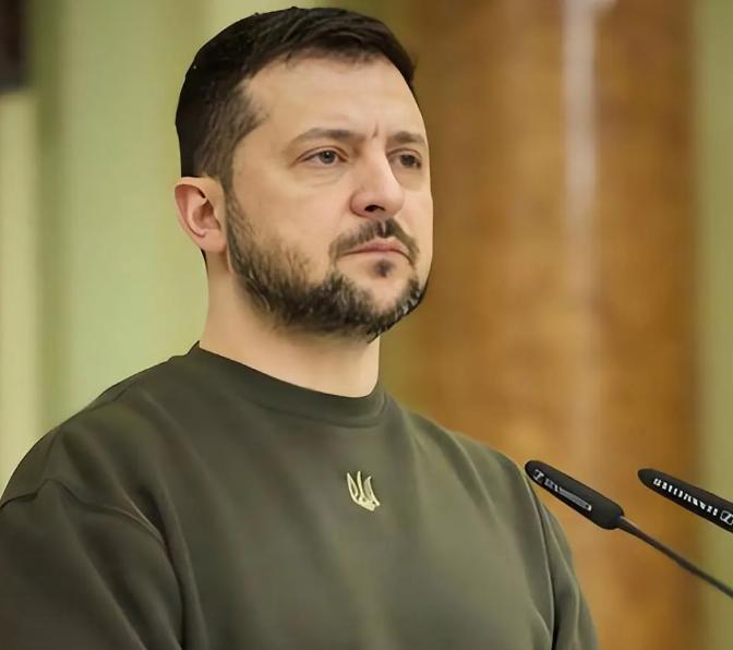 最近乌克兰那边出了件捅破天的大事，总统泽连斯基和军队总司令瑟尔斯基彻底闹掰了，瑟