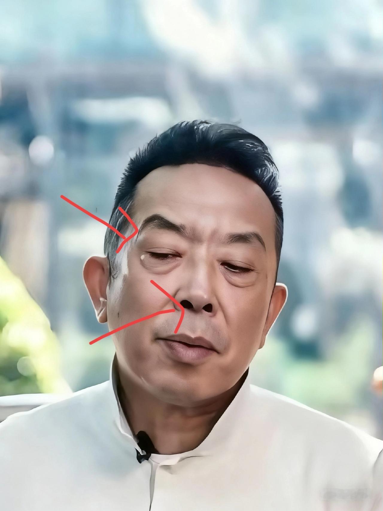 “相由心生”这词真是绝了！看贾国龙那张脸，我瞬间懂了罗永浩为啥连夜跑香港——这