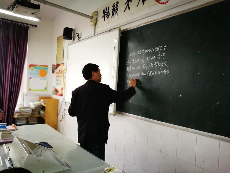 评职称优质课不再作为主要条件，对教师来说是好事一件。说实话，昨天我还对此持反对